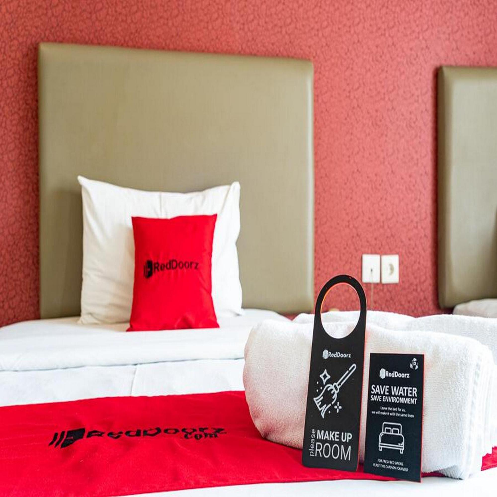 Reddoorz Plus At Blue Pacific Blok M Dżakarta Zewnętrze zdjęcie